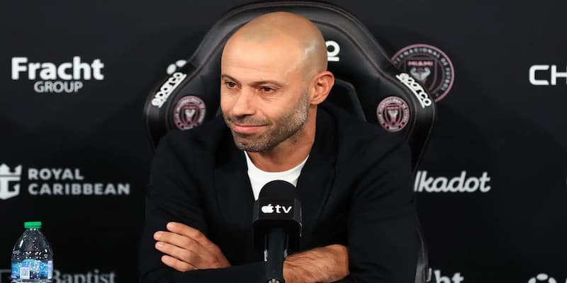 Messi tái ngộ PSG - Messi hiếm khi vui vẻ khi thi đấu cho Paris Saint Germain